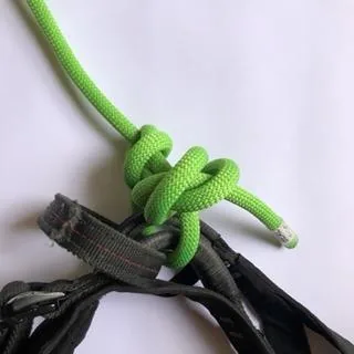 11. Le nœud de chaise n’est pas fini pour l’encordement !!! Il faut faire un nœud d’arrêt.