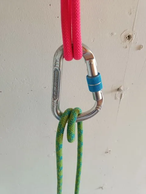 1. Faire une boucle dans un mousqueton